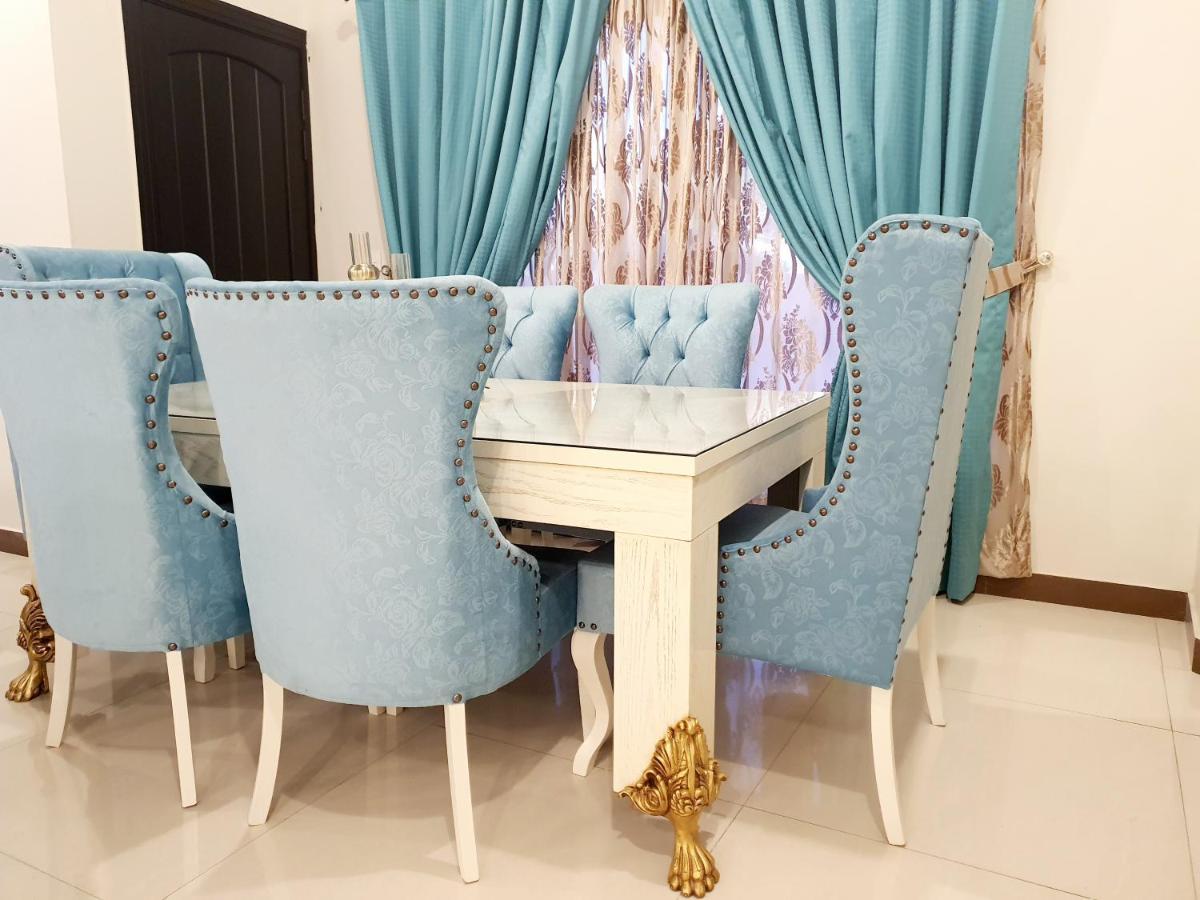 Royal Villa F-10/2 Islamabad Bagian luar foto