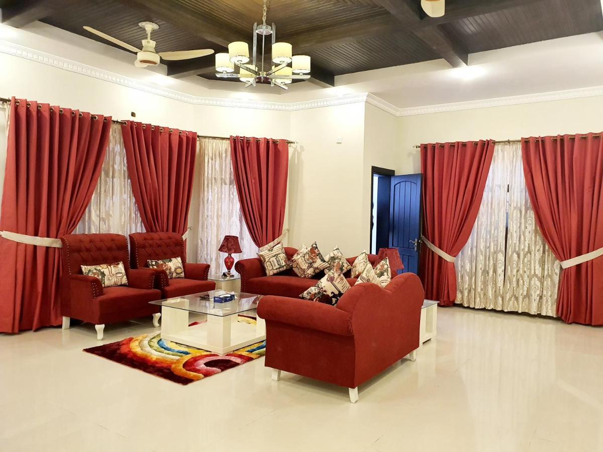 Royal Villa F-10/2 Islamabad Bagian luar foto