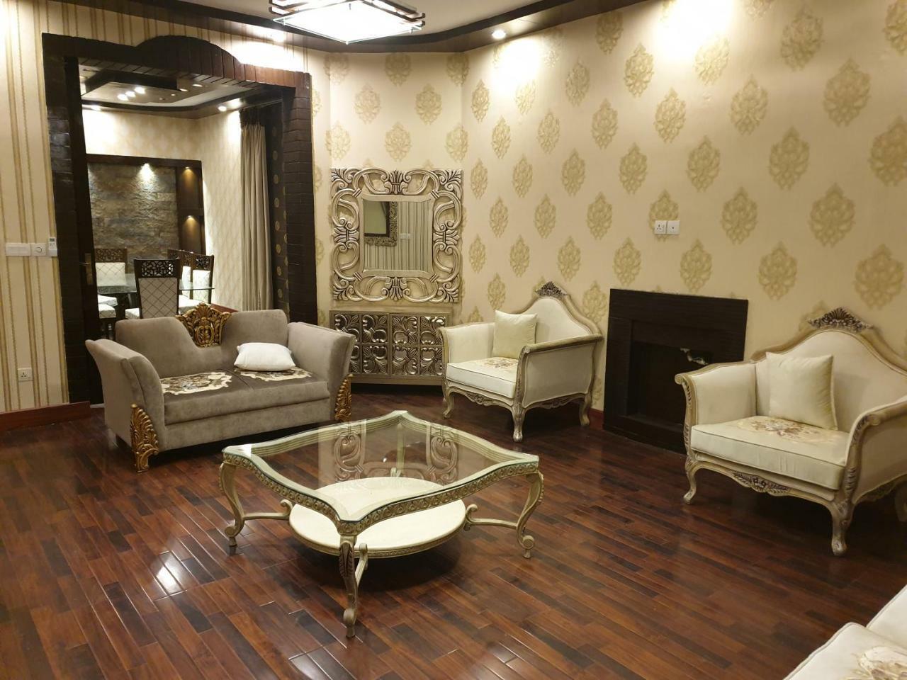 Royal Villa F-10/2 Islamabad Bagian luar foto